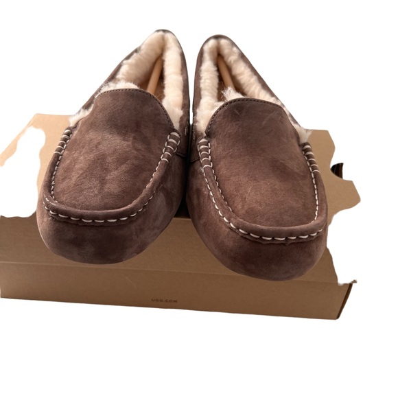 NWT, UGG Ansley slipper, Sz 11 - Picture 2 of 7